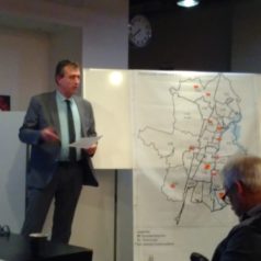 Dolf Pethke van JVL Administraties bij VvE bijeenkomst in november 2017